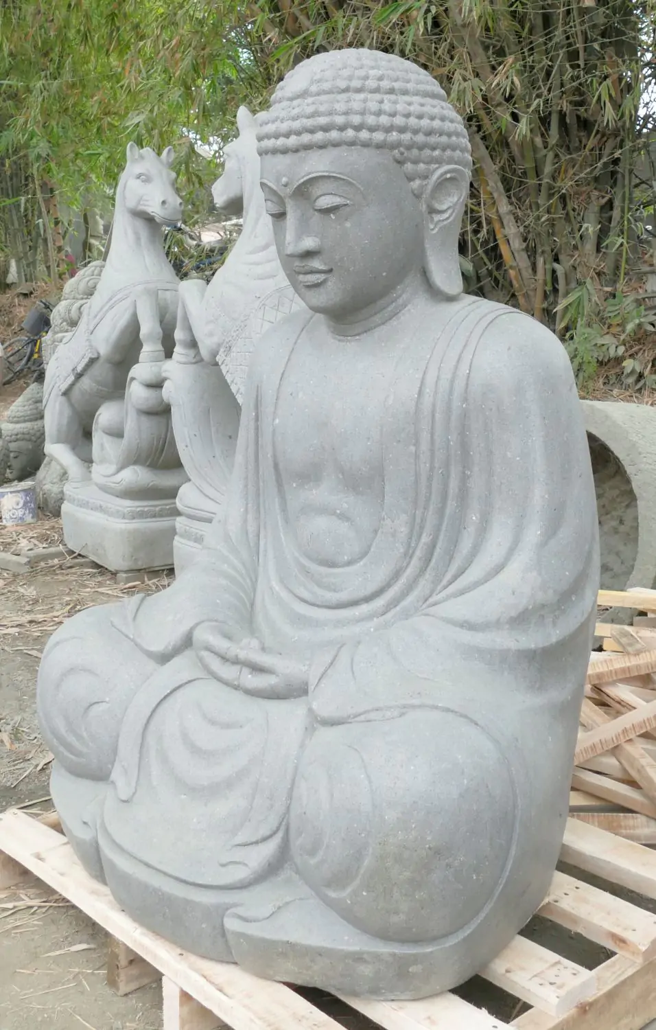  Product image 4 of the product “Seated Japanese Buddha made of Riverstone in Dhyana position - gesture of meditation, H. 158cm ”